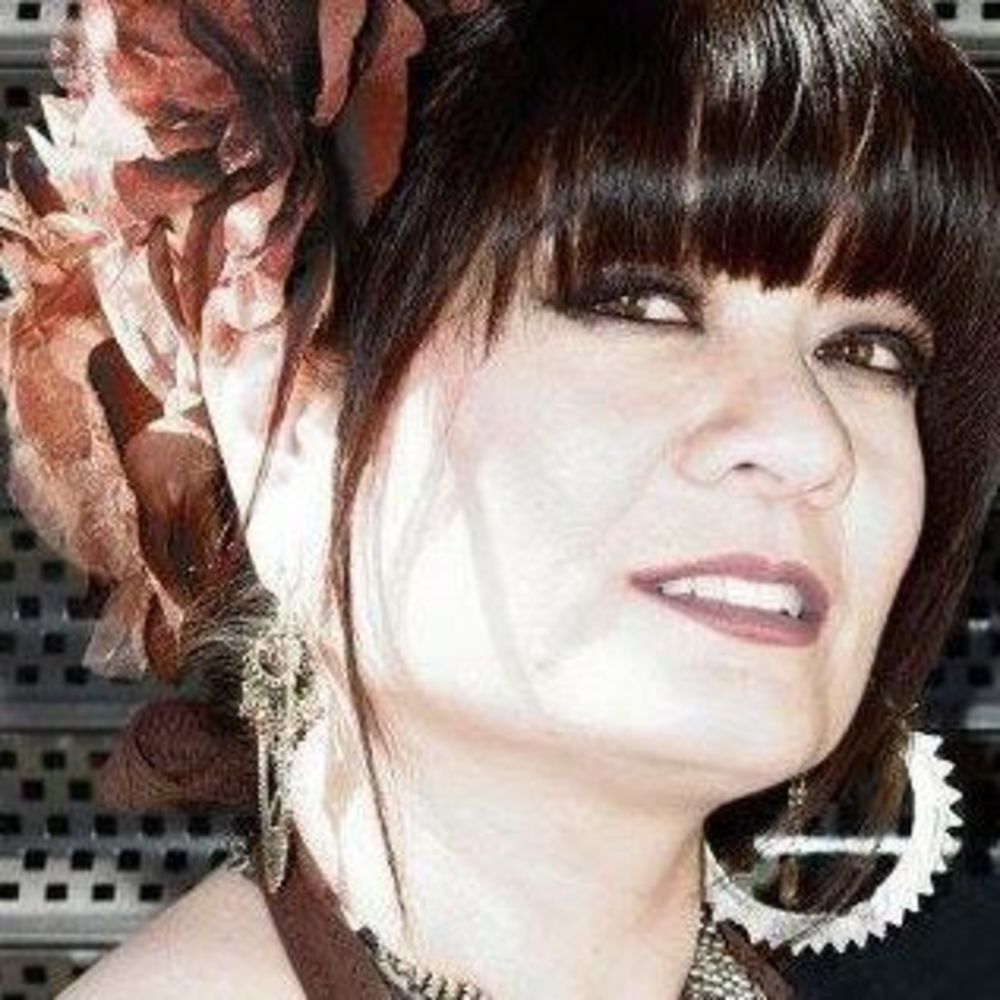 Meet your Posher, Leila